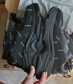 balenciaga triple s tenisky black - 3