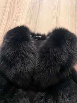 Luxusná čierna vestička z pravej líšky - 3