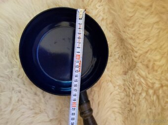 Liatinový hrniec s rúčkou - 3