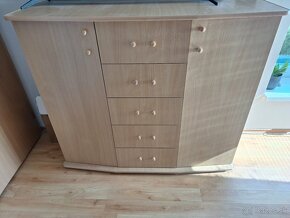 skrine, sedačka, práčka, žehlička - 3