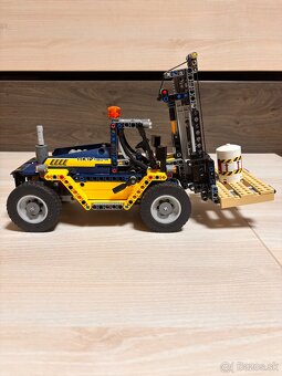 LEGO - vysokozdvižný vozík - 3