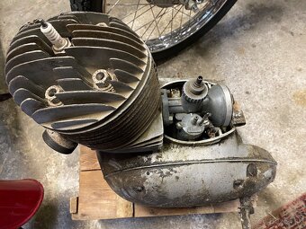 Motor Jawa Pérák 250 - 3