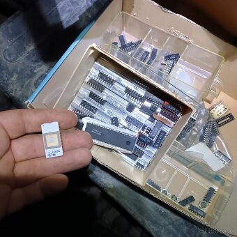 Tesla súčiastky - 3