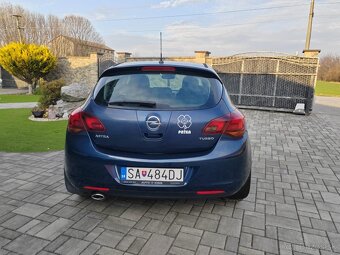 Opel Astra 1,4 benzin rok vyroby 12.2010 - 3