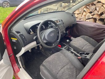 Rozpredam KIA Ceed 1.6 CRDI - 3