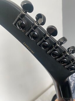 Epiphone Explorer Goth - 3
