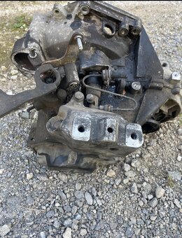 Predám manuálnu prevodovku 5q - 3