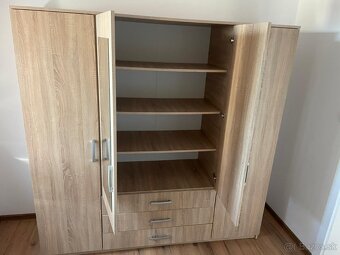 Šatníková skriňa VELLERUP 200x200 - 3