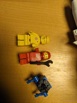 Lego 6783 Classic Space Sonar Transmitting Cruiser - 3