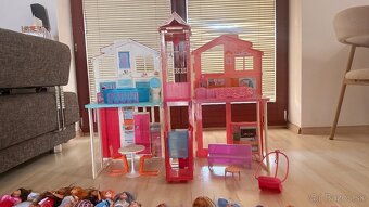 Barbie dom,babiky a prislusenstvo - 3