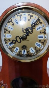 Predám funkčné komodové hodiny GDR - 3