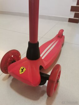 Detská kolobežka Ferrari - 3