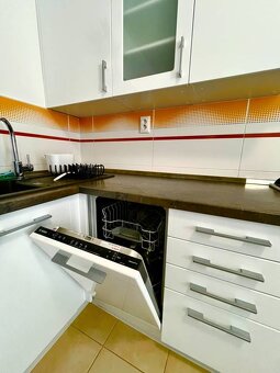Na prenájom 3-izbový byt s 3 samostatnými izbami – Ružinov - 3