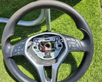 Volant Mercedes B180 - 3