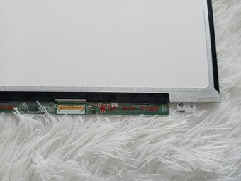 predám 15.6" LED SLIM displej , 30pin eDP - LP156WHU - 3