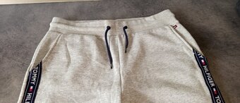 Nenosené slim tepláky Tommy Hilfiger, veľ.M - 3