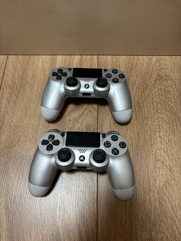 Playstation 4 - 3