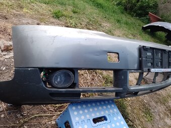 Predám predný nárazník na Audi A4 b6 - 3