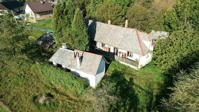 Na predaj starší rodinný dom s veľkým pozemkom v obci Trenči - 3