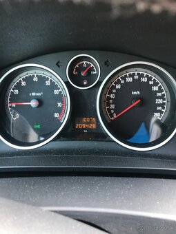 Opel zafira 7 miestne - 3