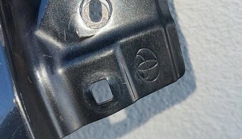 Toyota Rav IV 4 III 3 2006- pravý predný blatník - 3