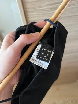 Čierny crop top Shein - 3