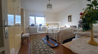 Dvojgeneračná stavba v malebnej obci Trstín - 3