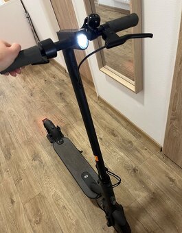 Elektrická kolobežka Xiaomi Essential - 3