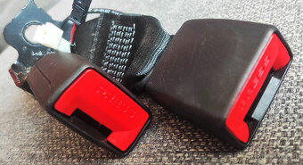 zámok zadného bezpečnostného pásu na BMW - 3