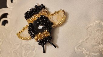 Obézny čmeliak zlava - 3