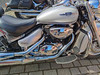 Suzuki C 800 VL 800 Intruder - 3