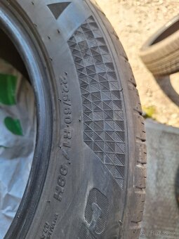225/60 17 nove - 3