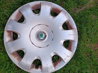 Puklice 15 originál skoda - 3
