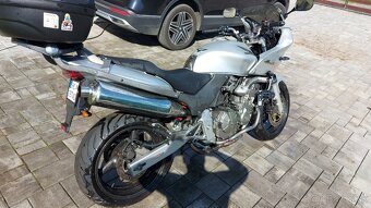 Honda Hornet 600 - 3