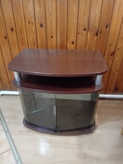 Skrinka pod TV - 3