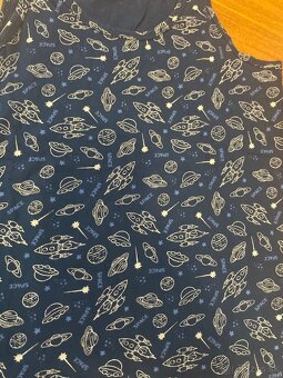 3 vzorované chlapčenské tielka, veľ. 9-10 rokov - 3