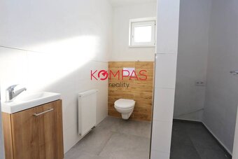 KOMPLETNE-NOVO PREROBENÝ DOM, STAČÍ SA IBA NASŤAHOVAŤ, HALIČ - 3