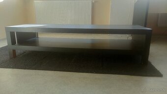 Stoly a stolíky a nábytkova stena, písacie stoly. - 3