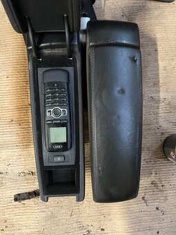 Interiér Audi A8 D3 - 3