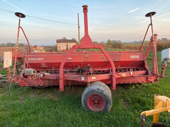 IH 6200 sejačka obilnín 4,2m- - 3