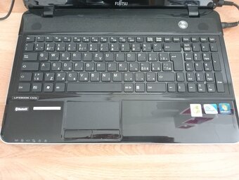 rozpredám na diely notebook Fujitsu lifebook AH531 - 3
