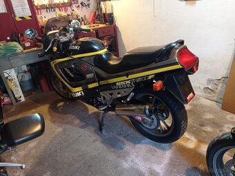 Suzuki GSX 750F r1990 - 3