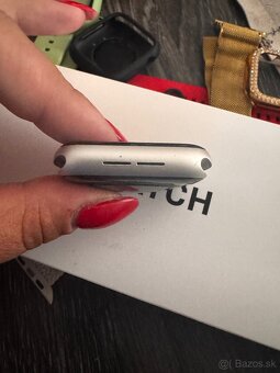 Apple Watch SE 44mm - 3