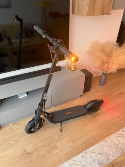Elektrická kolobežka Nineboot Kickscooter F2 Pro E - 3