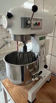 Univerzány stroj B20 - 3