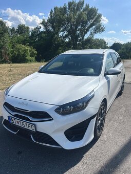 KIA Cee’d SW GT Line Combi 117.5kw Manuál - 3