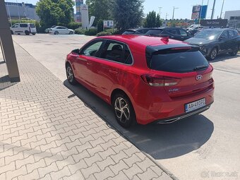 Hyundai i30 1.5i CVVT Play - 3