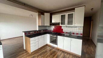 Ponúkame na dlhodobý prenájom 3-izbový byt v centre mesta - 3