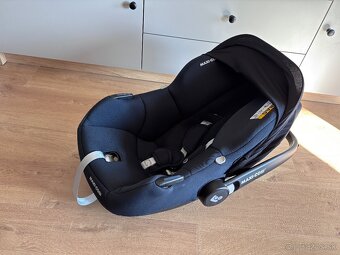 Autosedačka Maxi-Cosi CabrioFix 40-75 cm Essential Grap - 3
