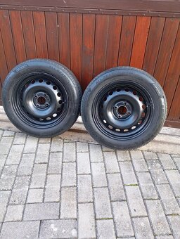 Predám celoročne pneu 185/60 r15 - 3